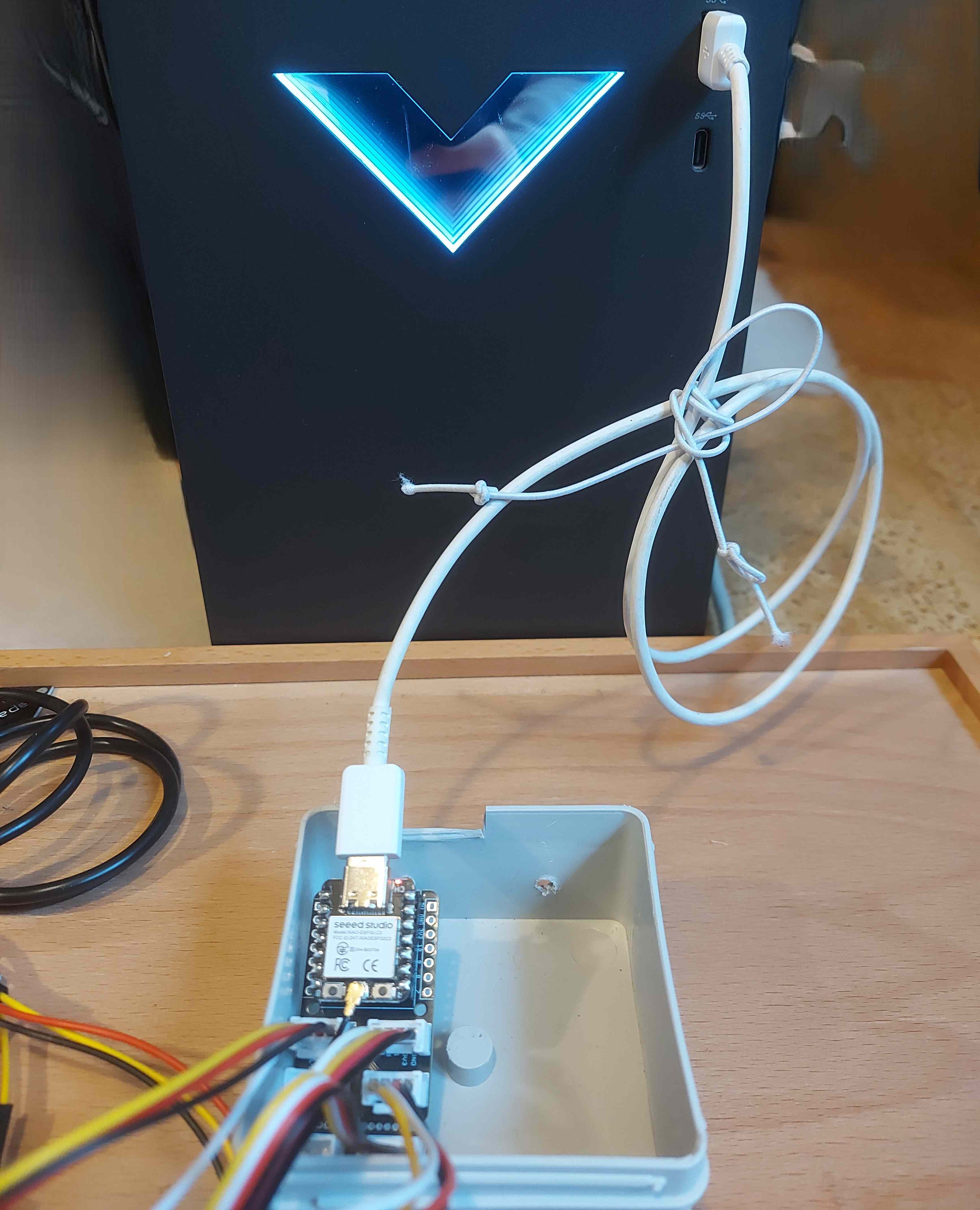 Während des Setups werden die Sensoren direkt mit deinem Account verbunden. Du möchtest ja schließlich wissen, wie es deinen Würmern geht.